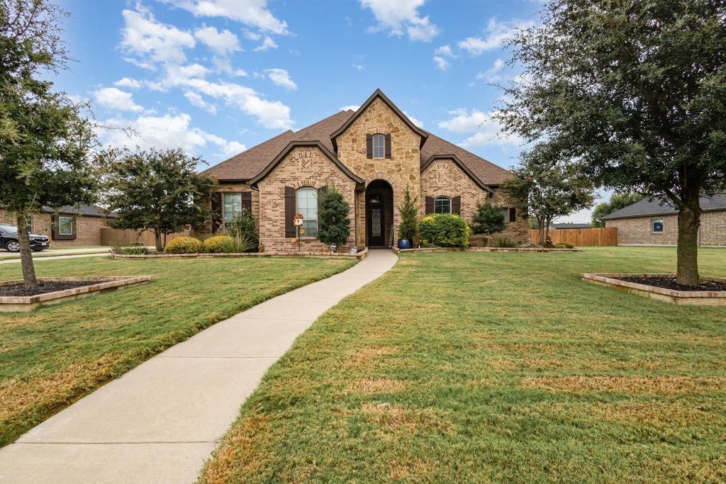 112 Diamond Lane, Waxahachie, TX 75165