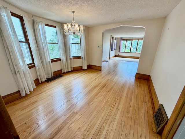 827 Lafond Avenue, Saint Paul, MN 55104