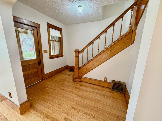 827 Lafond Avenue, Saint Paul, MN 55104