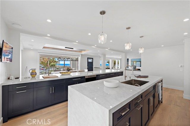 450 Cliff Drive, Laguna Beach, CA 92651