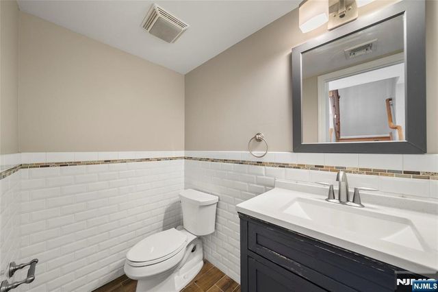 17B Chamberlain Avenue, Little Ferry, NJ 07643