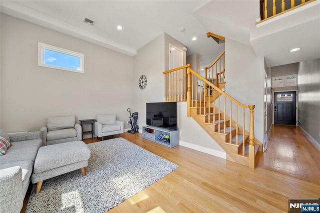 17B Chamberlain Avenue, Little Ferry, NJ 07643