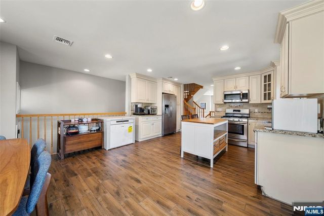 17B Chamberlain Avenue, Little Ferry, NJ 07643