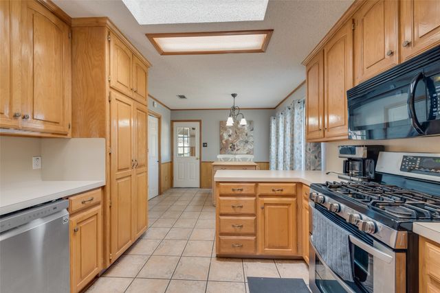 100 Juanita Avenue, Wills Point, TX 75169