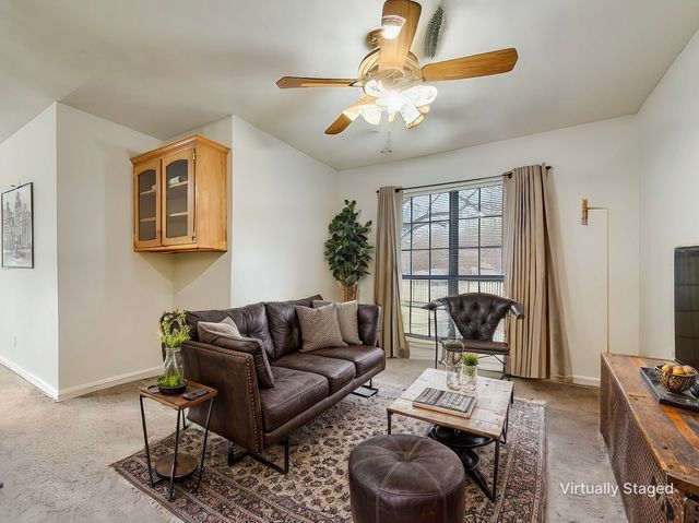 100 Juanita Avenue, Wills Point, TX 75169