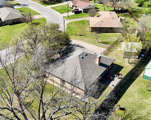 100 Juanita Avenue, Wills Point, TX 75169