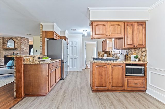 9806 Emnora Lane, Houston, TX 77080