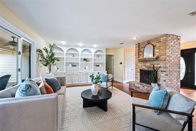 9806 Emnora Lane, Houston, TX 77080