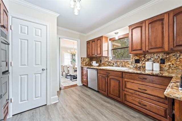 9806 Emnora Lane, Houston, TX 77080