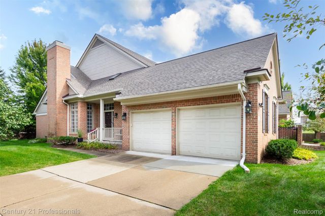 111 Charleston Drive, Troy, MI 48098