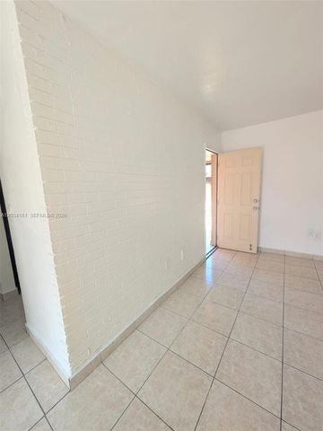 6850 W 14th Ct C28, Hialeah, FL 33014