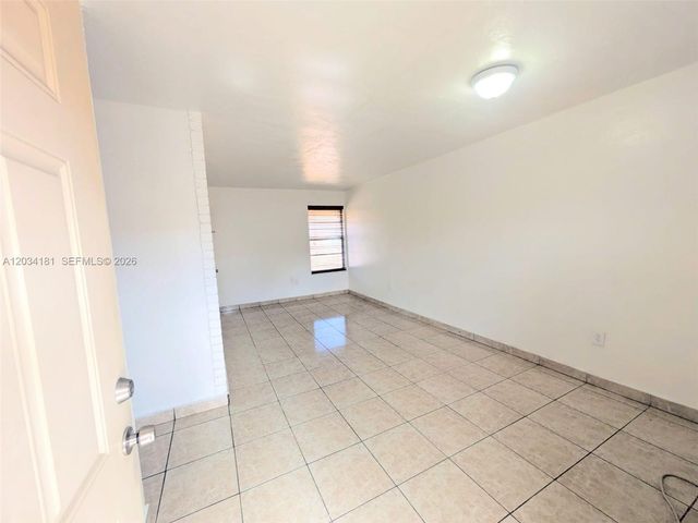 6850 W 14th Ct C28, Hialeah, FL 33014
