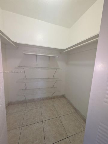 6850 W 14th Ct C28, Hialeah, FL 33014