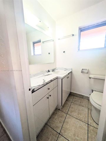 6850 W 14th Ct C28, Hialeah, FL 33014