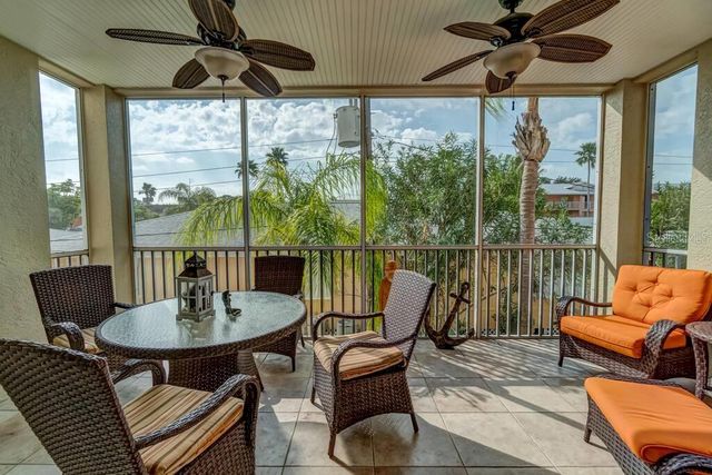 241 17TH STREET N, Bradenton Beach, FL 34217