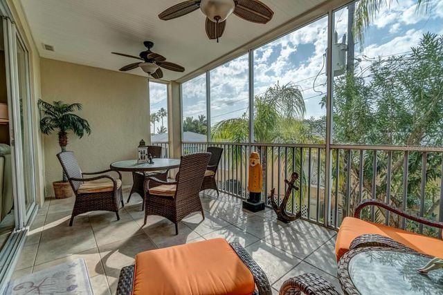 241 17TH STREET N, Bradenton Beach, FL 34217