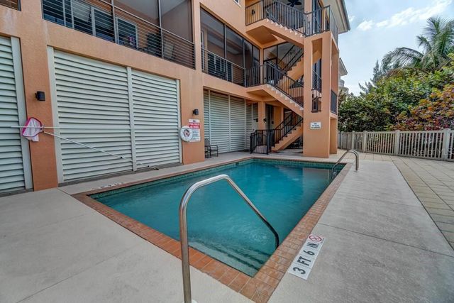 241 17TH STREET N, Bradenton Beach, FL 34217