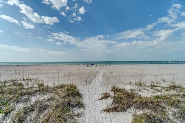 241 17TH STREET N, Bradenton Beach, FL 34217