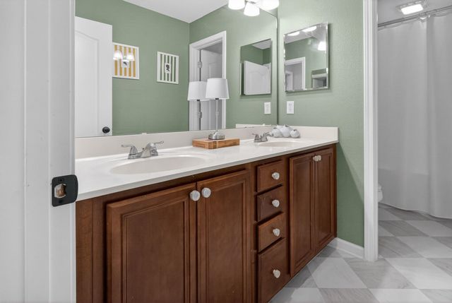 712 Wooded Hamlet Ct, St Augustine, FL 32084