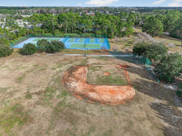 712 Wooded Hamlet Ct, St Augustine, FL 32084