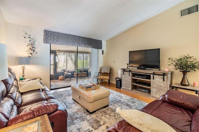 1333 SHADY PINE WAY B, Tarpon Springs, FL 34688