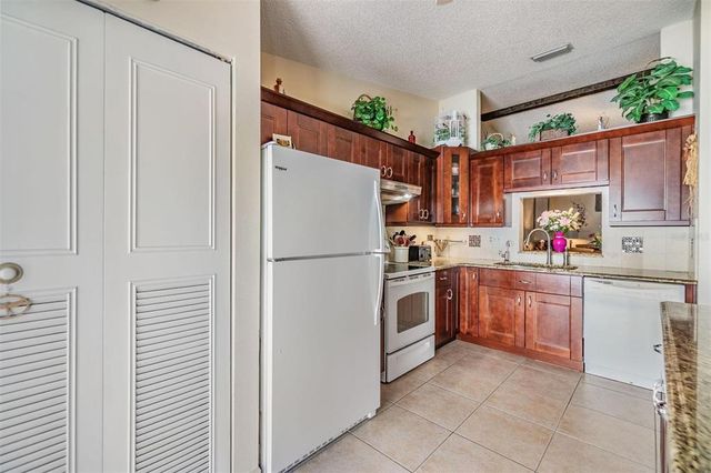 1333 SHADY PINE WAY B, Tarpon Springs, FL 34688