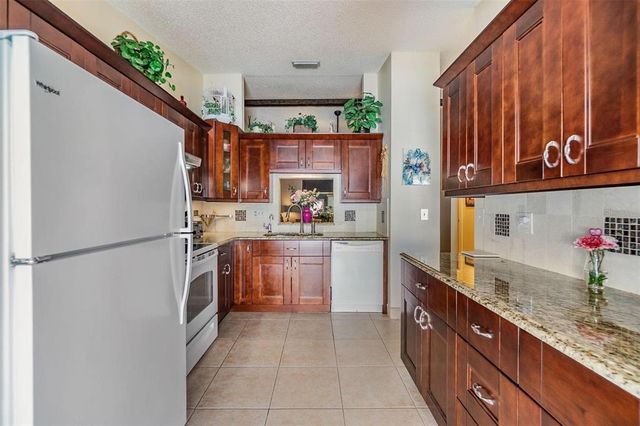 1333 SHADY PINE WAY B, Tarpon Springs, FL 34688