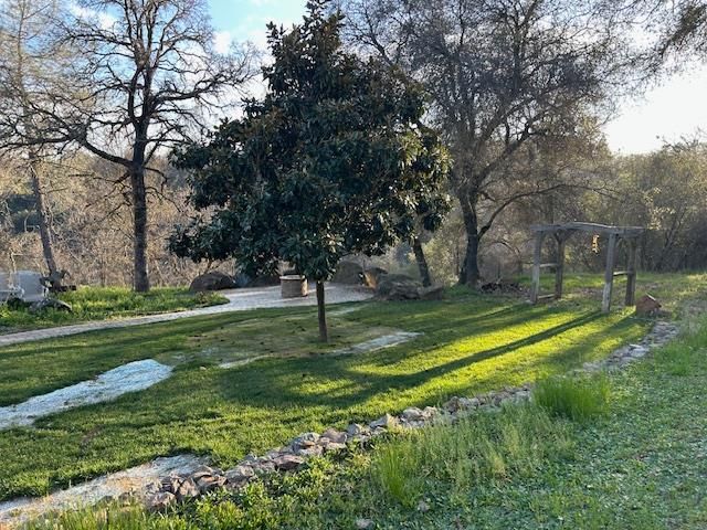 11647 Globe Ln, Grass Valley, CA 95949