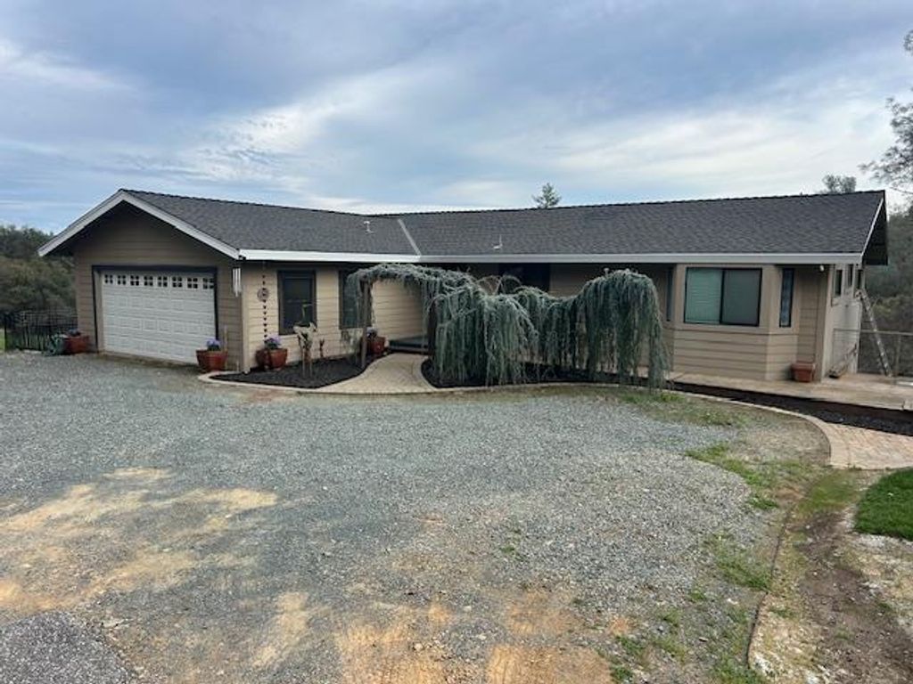 11647 Globe Ln, Grass Valley, CA 95949