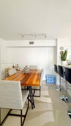 530 S Park Rd 12-11, Hollywood, FL 33021