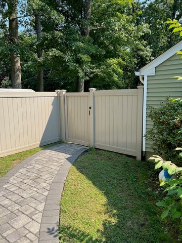 1105 Stony Hill Rd, Wilbraham, MA 01095