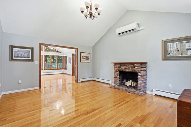 1105 Stony Hill Rd, Wilbraham, MA 01095