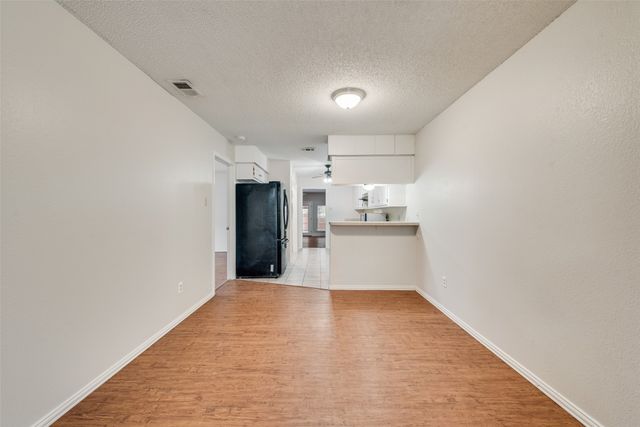 1817 Crooked Lane, Fort Worth, TX 76112