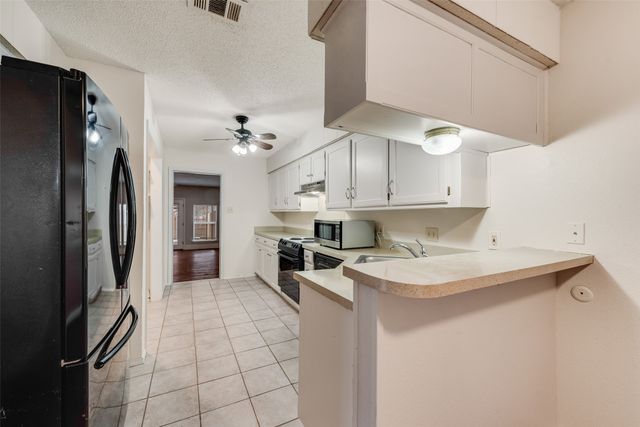 1817 Crooked Lane, Fort Worth, TX 76112