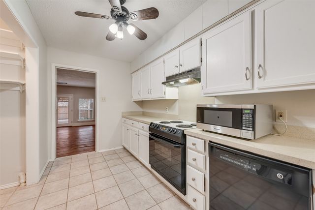 1817 Crooked Lane, Fort Worth, TX 76112