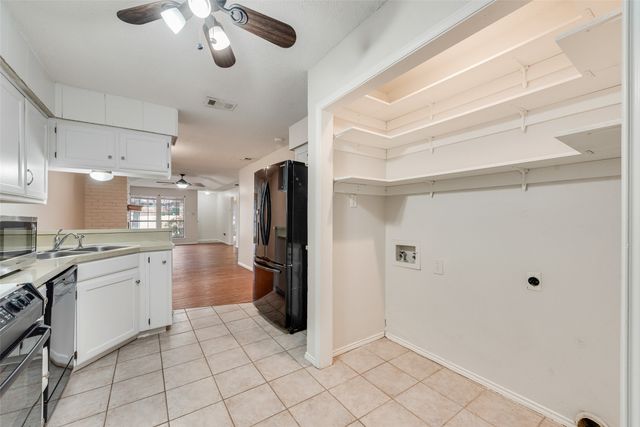 1817 Crooked Lane, Fort Worth, TX 76112