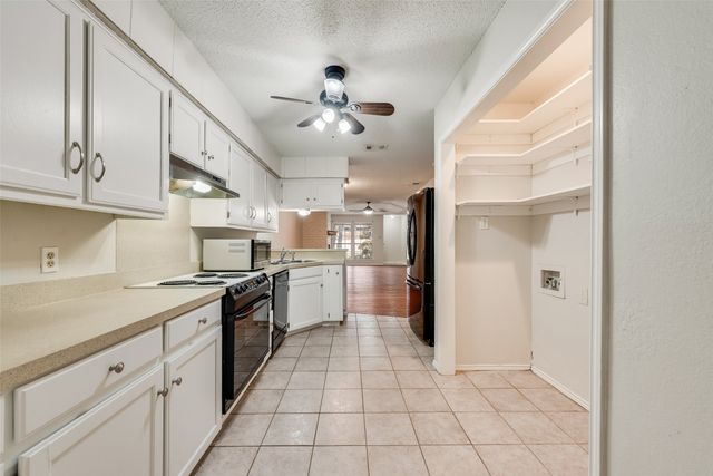 1817 Crooked Lane, Fort Worth, TX 76112