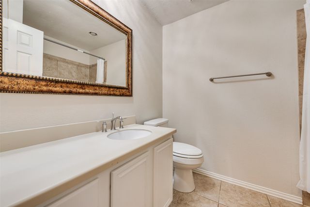 1817 Crooked Lane, Fort Worth, TX 76112