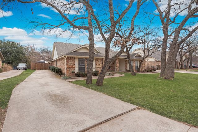 1817 Crooked Lane, Fort Worth, TX 76112