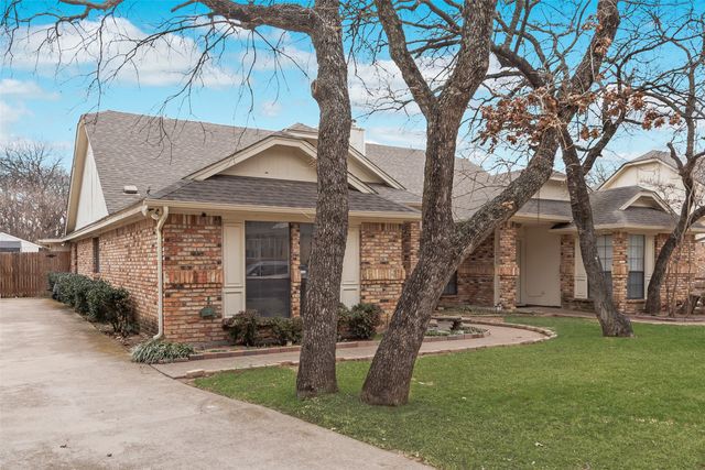 1817 Crooked Lane, Fort Worth, TX 76112