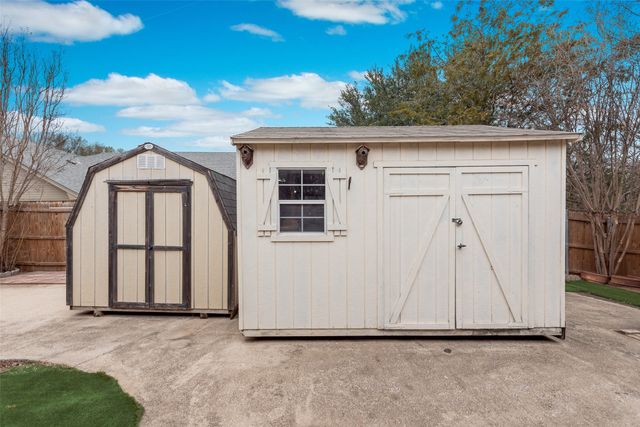 1817 Crooked Lane, Fort Worth, TX 76112