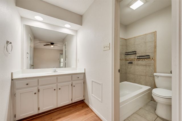 1817 Crooked Lane, Fort Worth, TX 76112