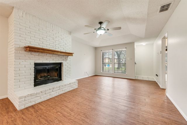 1817 Crooked Lane, Fort Worth, TX 76112