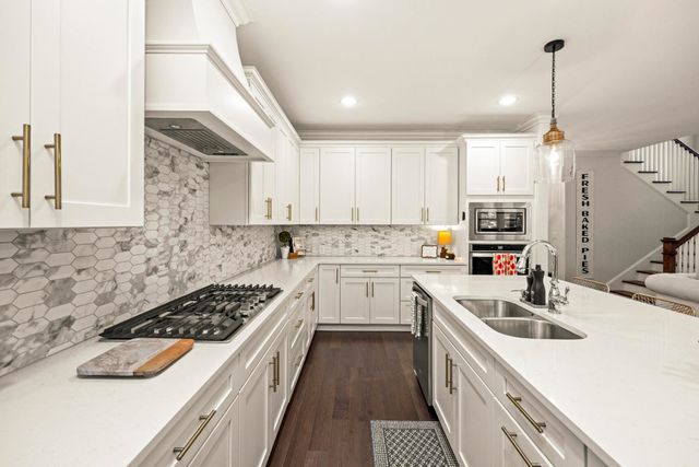 2007 McAvoy Dr, Franklin, TN 37064