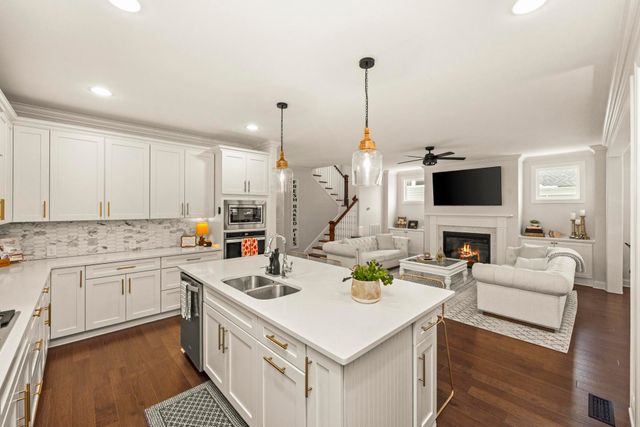 2007 McAvoy Dr, Franklin, TN 37064