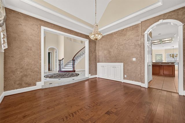 7706 Long Shadows Drive, Sugar Land, TX 77479