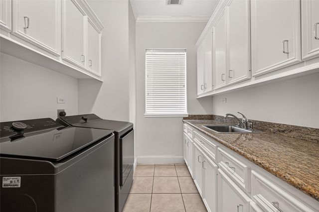 7706 Long Shadows Drive, Sugar Land, TX 77479