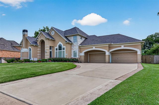 7706 Long Shadows Drive, Sugar Land, TX 77479