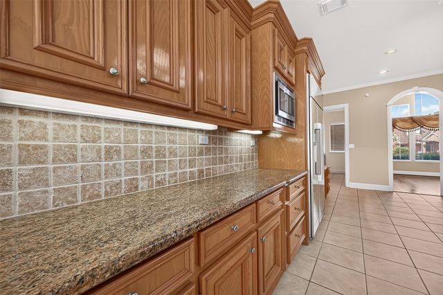 7706 Long Shadows Drive, Sugar Land, TX 77479