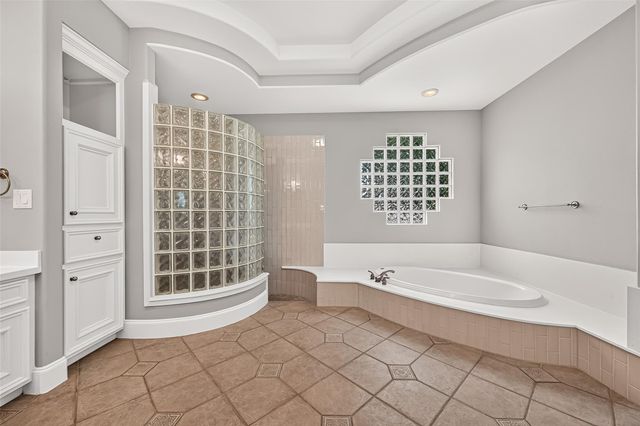 7706 Long Shadows Drive, Sugar Land, TX 77479